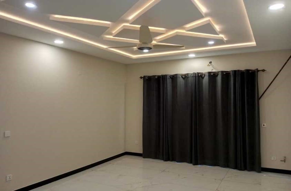 0377b93d-6ea5-418e-b773-cbb581d7fe6d