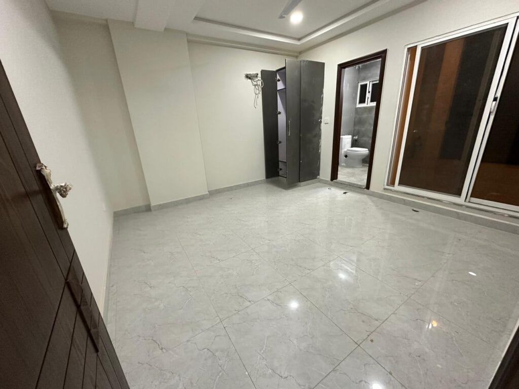 06be0f53-701a-4f78-bfc8-aba871c55a56