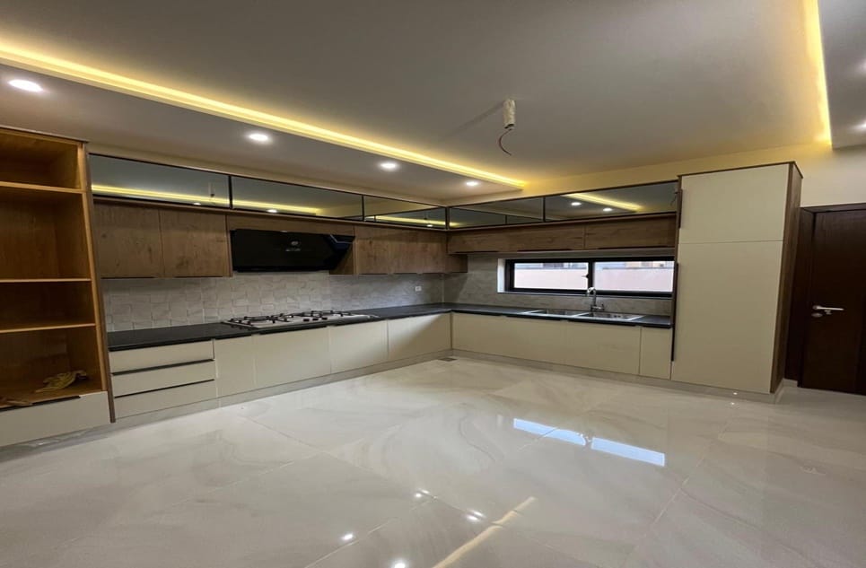 13b00682-b6b6-4cc2-b312-d77377ceee78-1