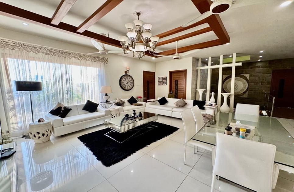 6a7b8323-ceda-4e6d-a26b-f1f631e71043-1