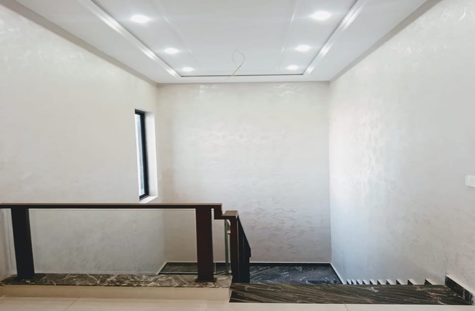 76b92528-ed7e-4ccf-ba95-4d90a8b2252e-1