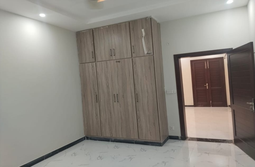 82cb8310-fa89-48b1-b041-d27d0c92803c