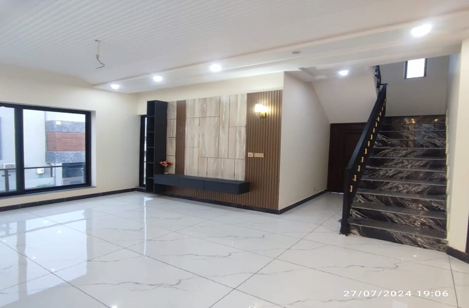 87e540ff-c3f6-4d98-a57d-e1aaa5c310dd