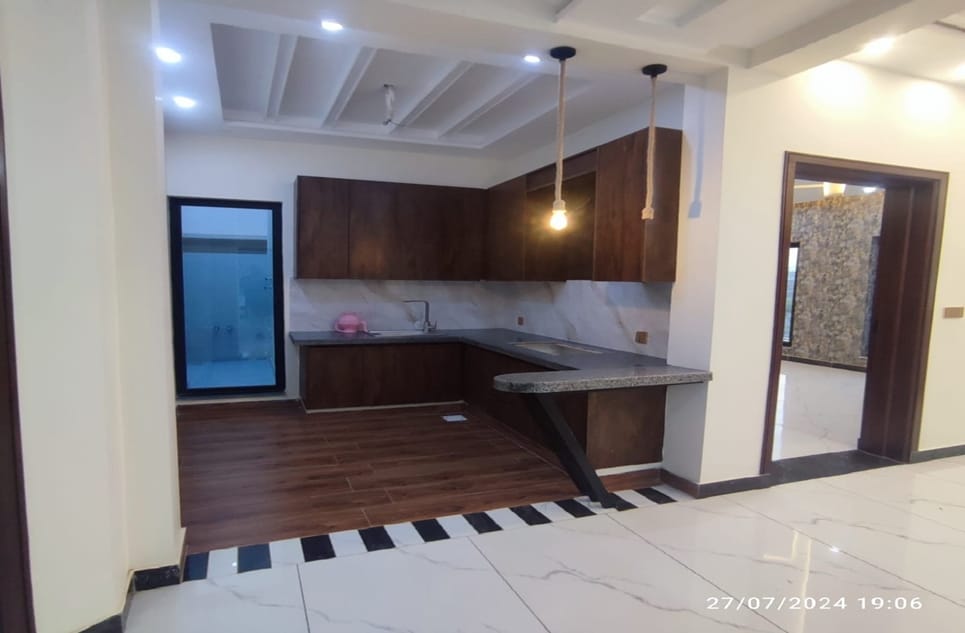 9eeff43b-8a27-4eda-9c97-980cfe8775aa