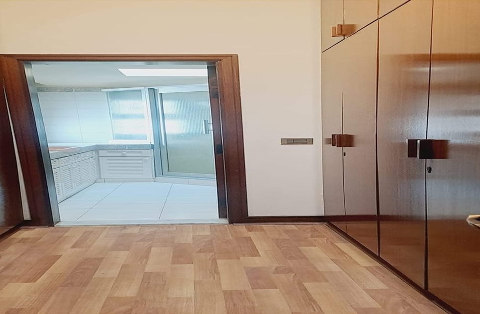 a98c7060-e79b-41b0-8d98-095faf6242d6