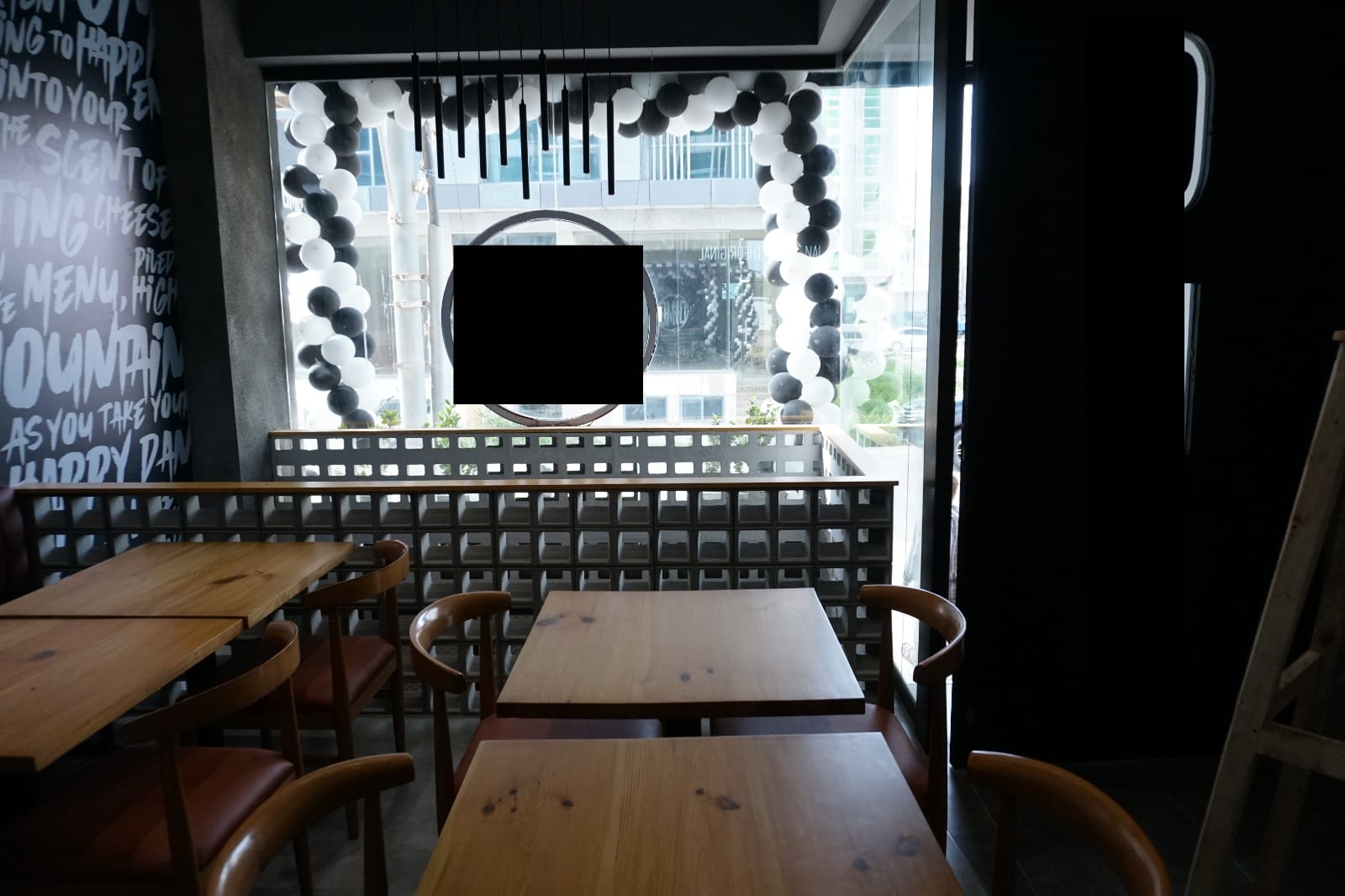 e1190c61-e646-43de-9d93-ed72ac745efd-1