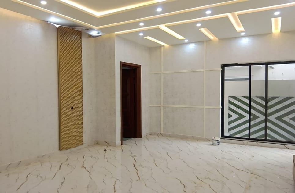 fc46076b-836c-4324-bca5-c5aba44208d3