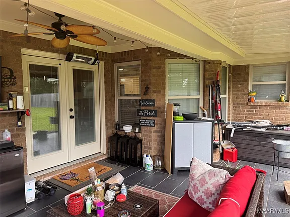 03cc46e83715075d5e1361fa1269d94c-cc_ft_576