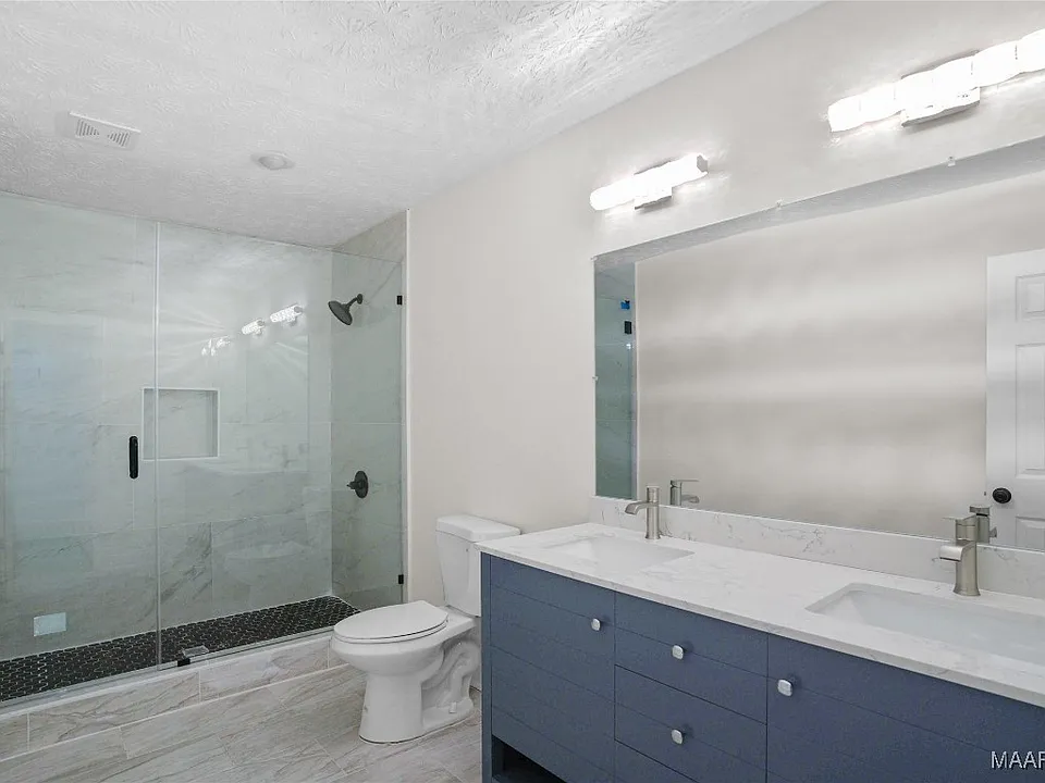 0ad0b2e3436f03578f65f7b9370ead8c-cc_ft_960