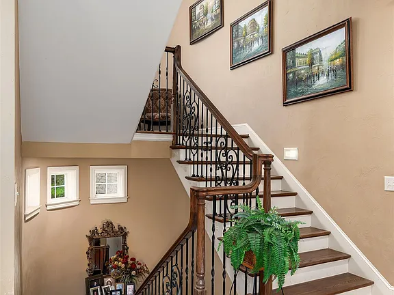 0af72c1d270a357103516aa241ce5ee4-cc_ft_576