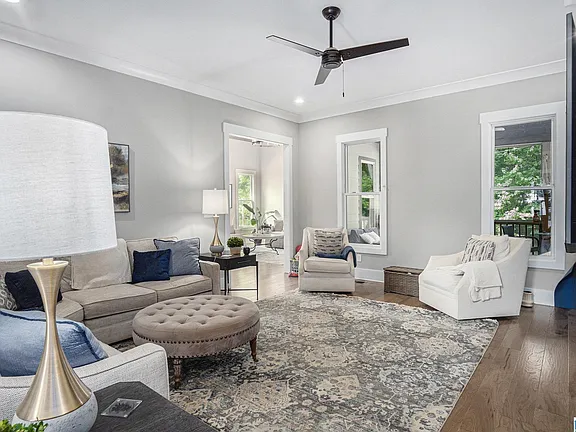 0c638cb40d3732eaa37c72ce552bece0-cc_ft_576