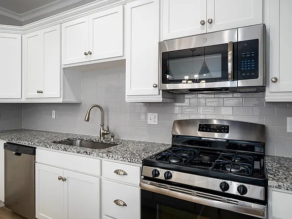 176ab3540b593997aab8a9b5f9c2cb69-cc_ft_576