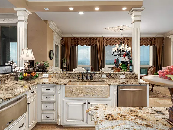 18fdeb95ceff01899aed37db39842221-cc_ft_576