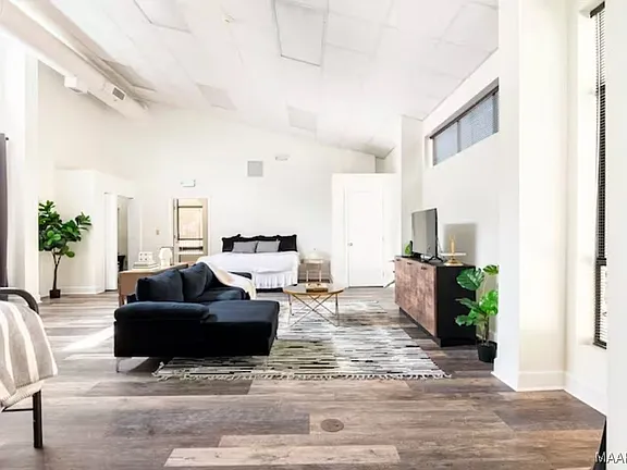 21f5ea0c24e6551fdaa961d0a0cfdf81-cc_ft_576