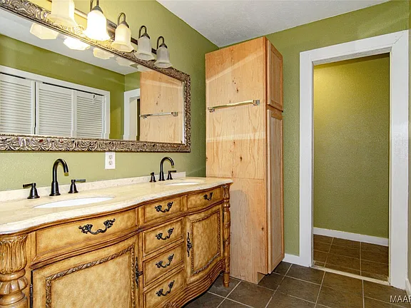 233d2fd9eeda253192a934d0f460dc86-cc_ft_576