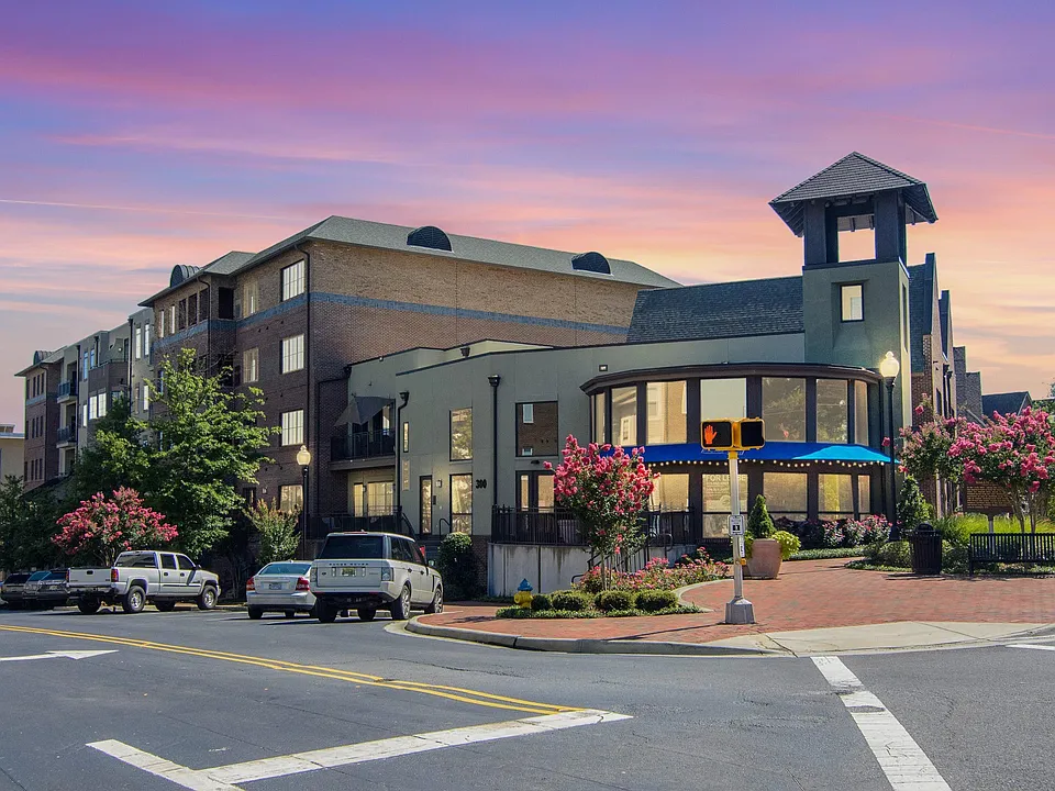 300-Hallman-Hl-E-APT-206-homewood-AL-1