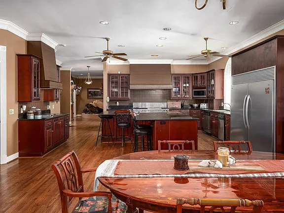 3e34c59c10912139f2d7d69dc230be33-cc_ft_576