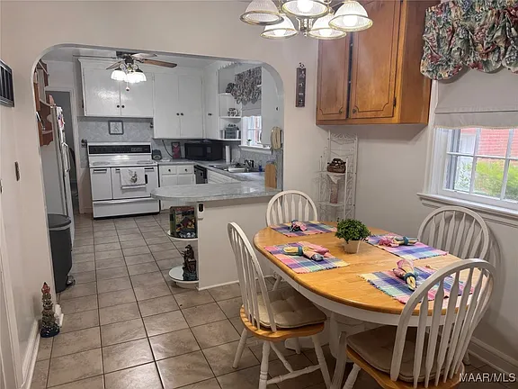 4eabfad8a58bb836bc41a58c81f2c1c0-cc_ft_576