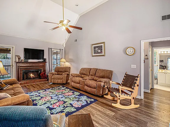 513c27037ecab8d9fefb44bec5ad2854-cc_ft_576-1