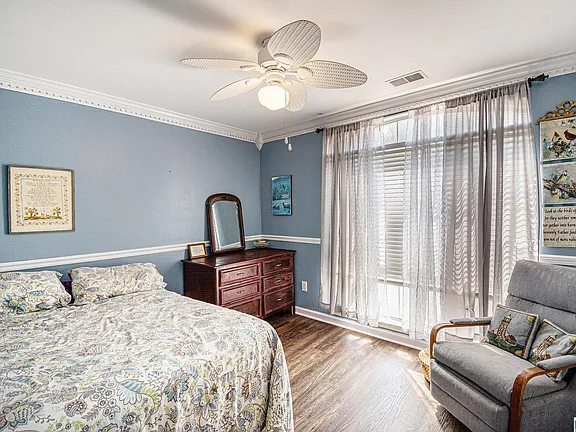 55ad496589cf2e1d63ddc860740d33e7-cc_ft_576-1