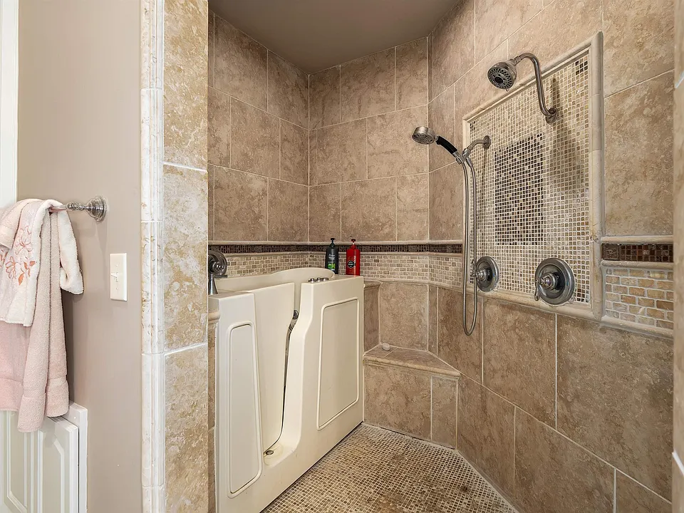 599fe8b009716a1d1eb5a0444ce5de45-cc_ft_960