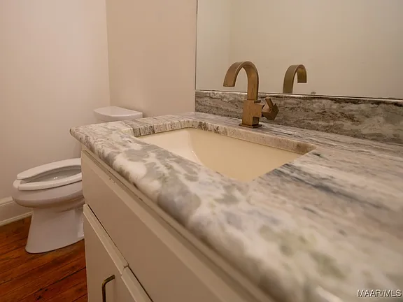 5c70ef56be124a513d94bc8517d12cb5-cc_ft_576