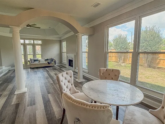 5cf81ebf1e7166bc8b1d69f85f50fd25-cc_ft_576