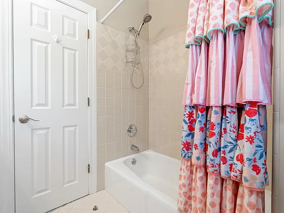 5f68c01db410aa716153d078dc0dd203-cc_ft_576