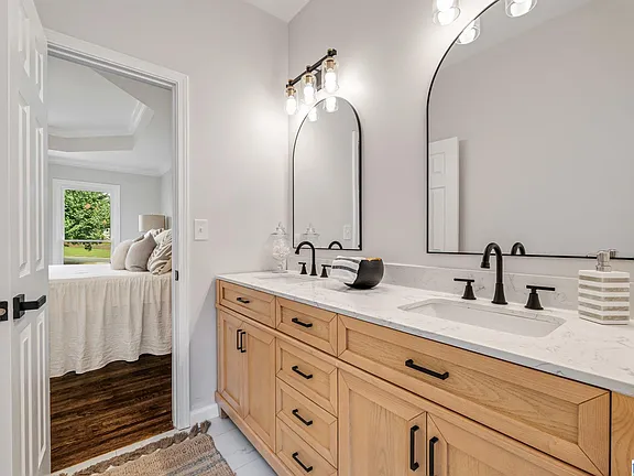 60c16e8ee2a0e06cf25de8aa5223a60d-cc_ft_576