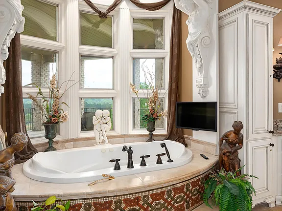 672f53ffa04b621b537f477954a3dd24-cc_ft_576