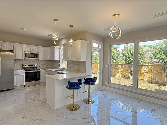 70dfe1a946da4805bc3974f6d23747e3-cc_ft_576