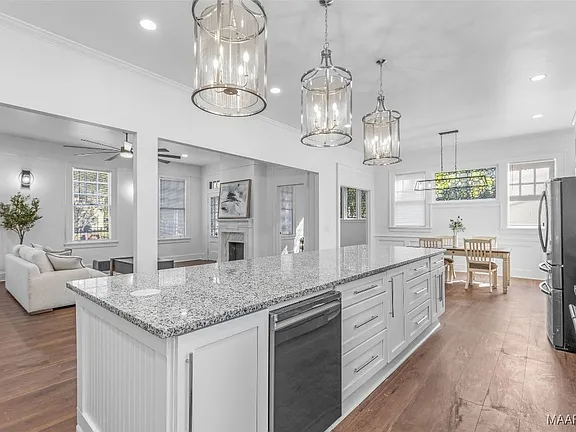 728e520c3fc2b3aebf30f26da9919fd3-cc_ft_576