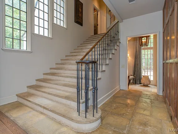 77bf03463c5f93ec6e442efaf9e015bb-cc_ft_576