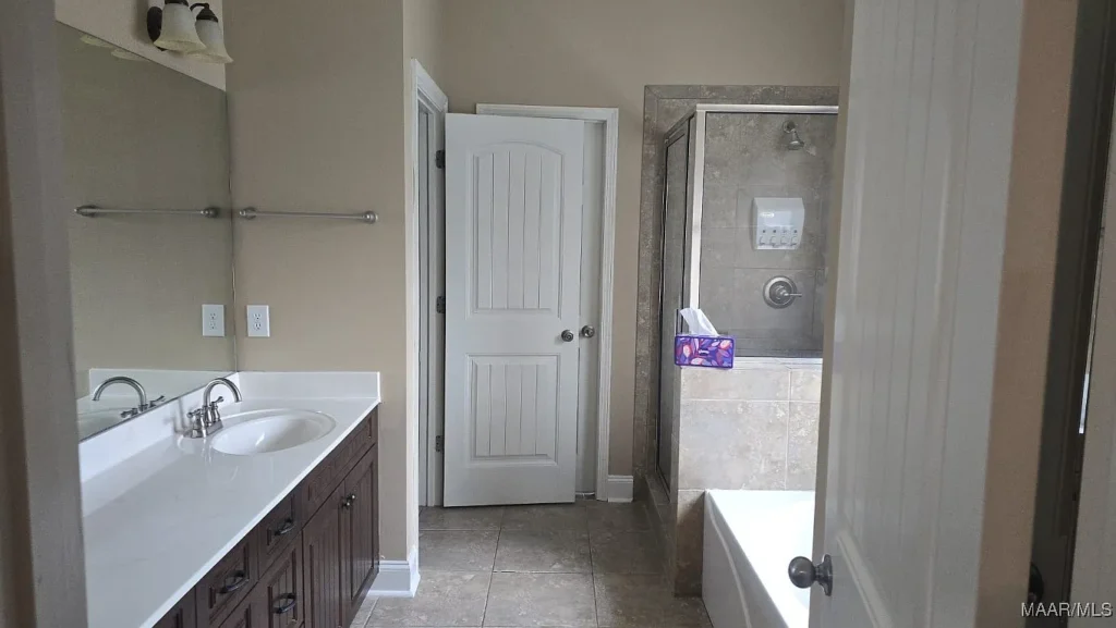 7a157e7dfc165b70ae3cb7ddb8a77e72-uncropped_scaled_within_1536_1152