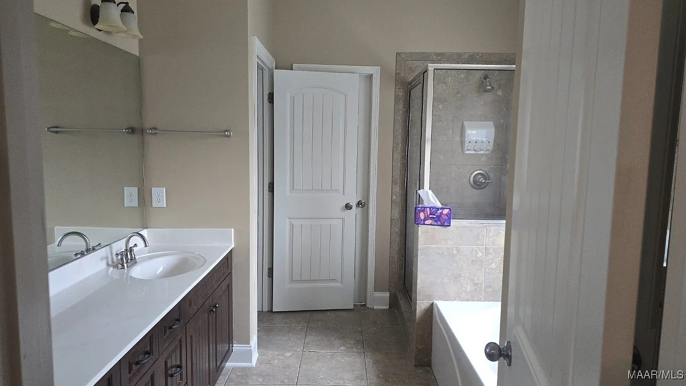 7a157e7dfc165b70ae3cb7ddb8a77e72-uncropped_scaled_within_1536_1152