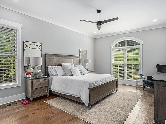 88932d8903c43ee8f82aecd03f493bd8-cc_ft_576