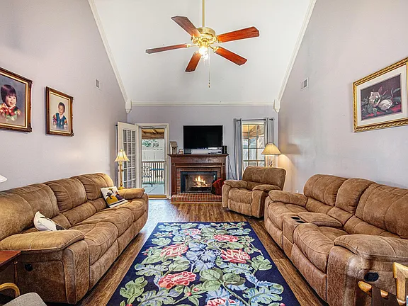 8ba43f0ffa59f363d62c644f2e06fffb-cc_ft_576