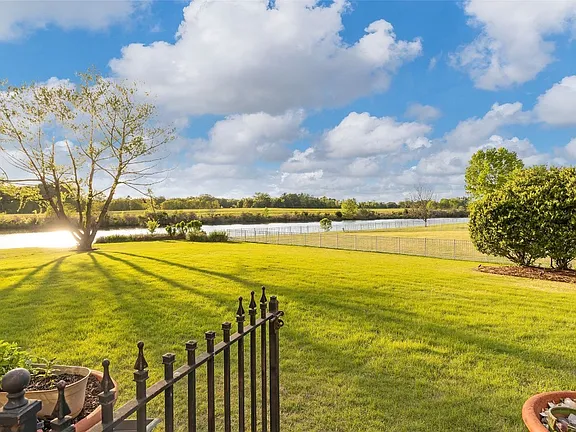 8e92a658eab25b91fe6341a5b4242f03-cc_ft_576