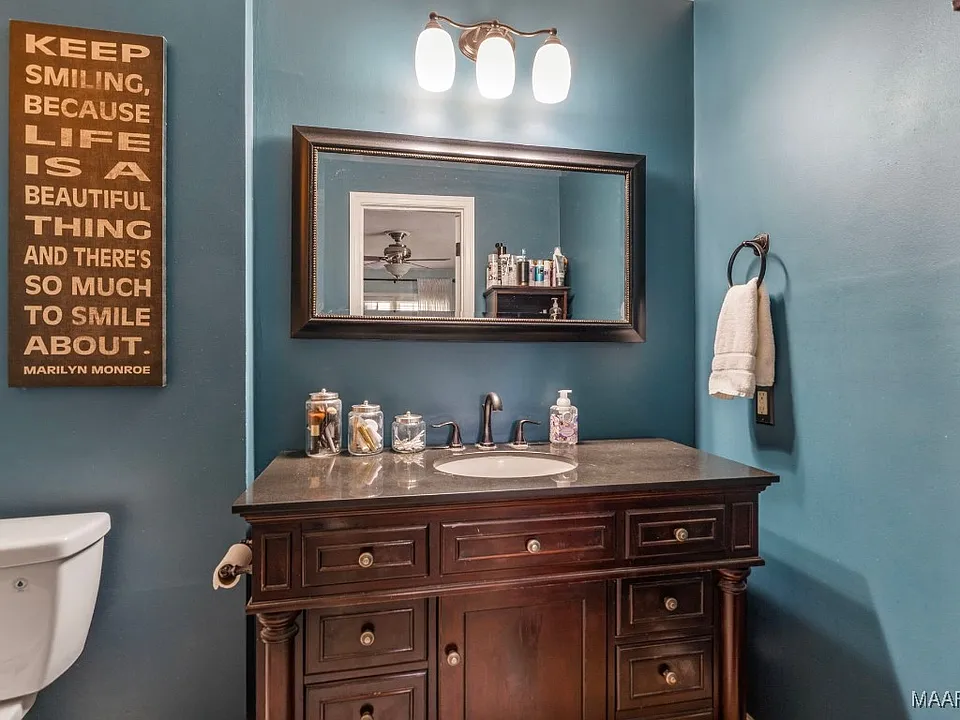 935605e6561077ea6abb9e6b73ed72f2-cc_ft_960