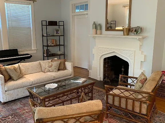 9829953e940c0a08292181a74977bcd8-cc_ft_576