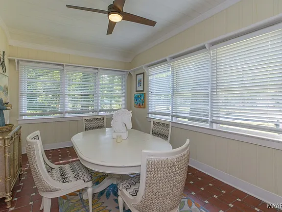 99fb5c38a32c91a09a9a12a89eb7ba5d-cc_ft_576