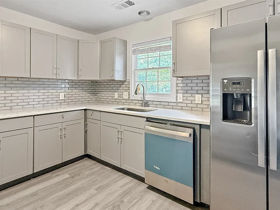 a2c0e60ee3719c23f5c2096ea89d943a-cc_ft_960