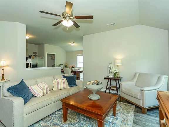 a43c3e8c3b8a17862cd00a905bc771cb-cc_ft_576