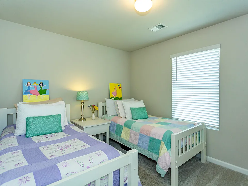 a831e7045fbf25276d89ba9ca17d3c6a-cc_ft_960