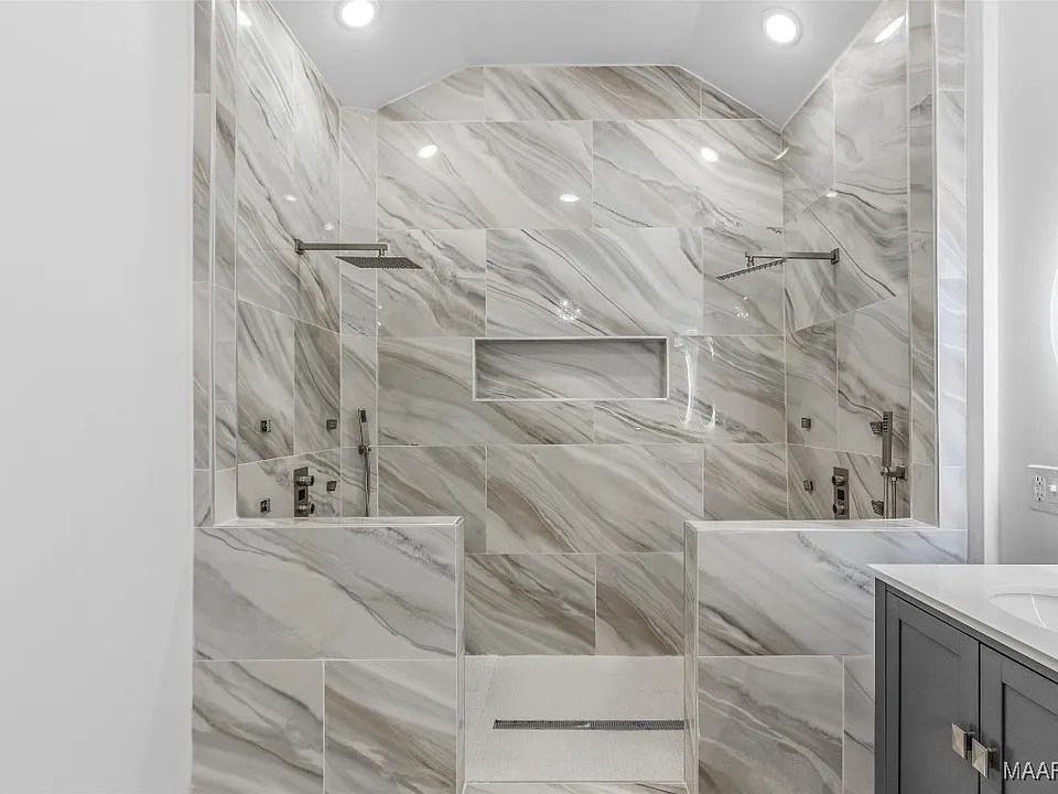 ae335cad3f532325a0cd33d781c8dfa5-cc_ft_960