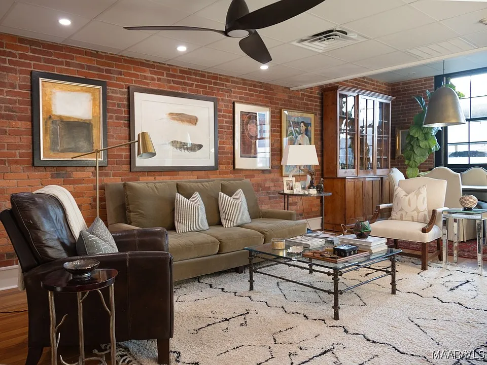 ae809097733777ea57215cd16fd09d1e-cc_ft_960