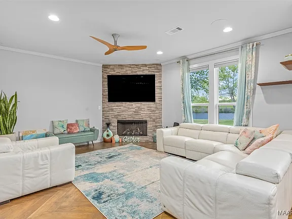 b519b5d56d1d0c47b215548459f518bb-cc_ft_576