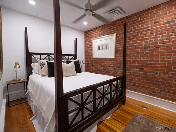 c3edd0fec93faf8484275caf83b2f7d4-cc_ft_576