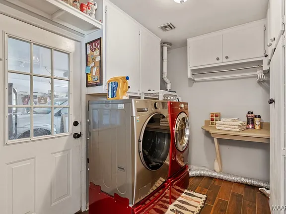 d13015700c97a7c40d37caec68e33e58-cc_ft_576