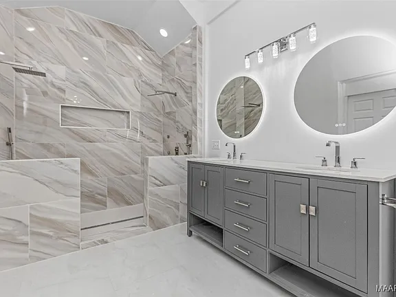 d477fef15a03f8e704e13b865e3900d0-cc_ft_576